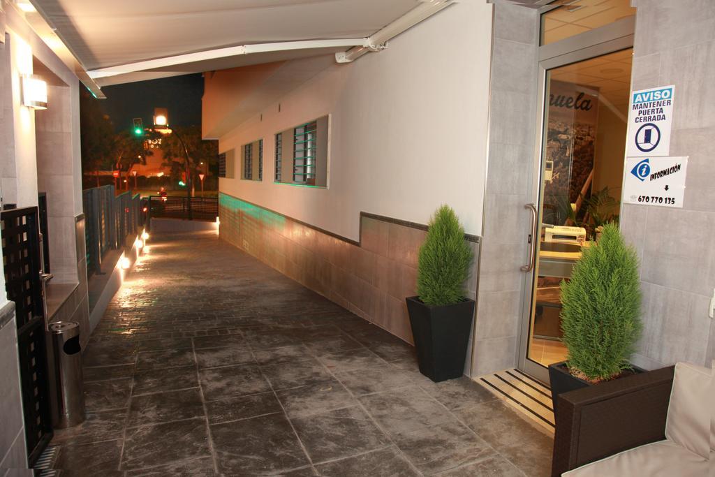 מאלגה Hostal Dona Manuela מראה חיצוני תמונה