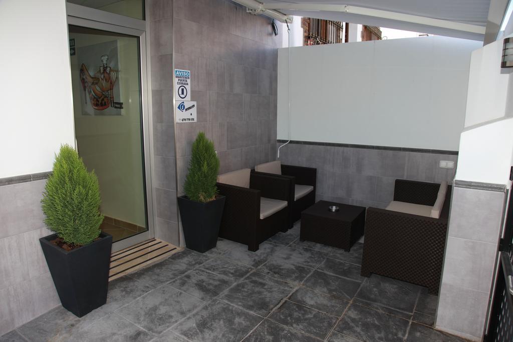מאלגה Hostal Dona Manuela מראה חיצוני תמונה